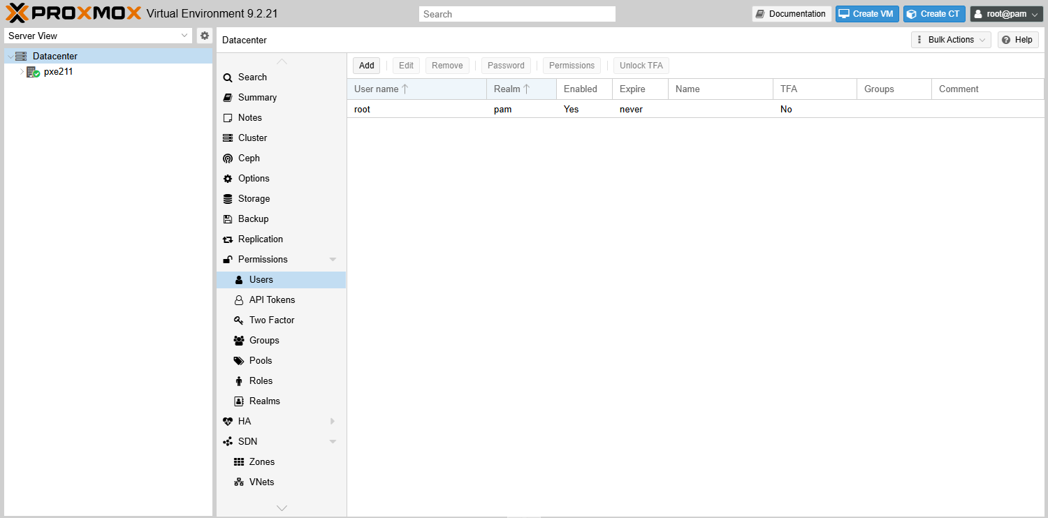 Datacenter → Permissions → Users sur un nœud neuf : le seul compte root@pam